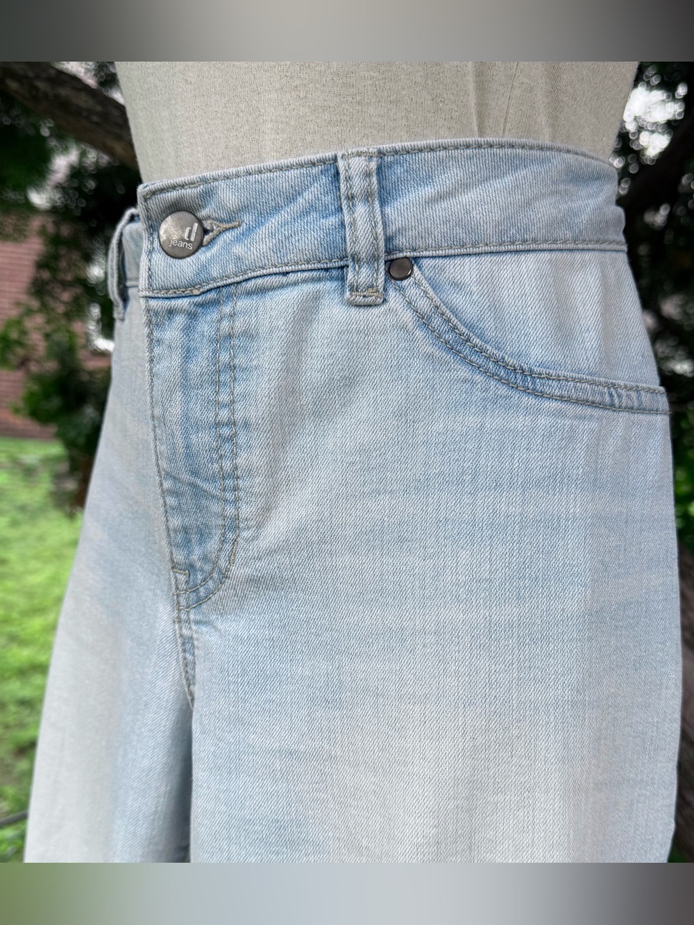 d.jeans 30” Waist Mid Rise Size 6 Light Denim Wash Straight Leg Jeans - Picture 2 of 11